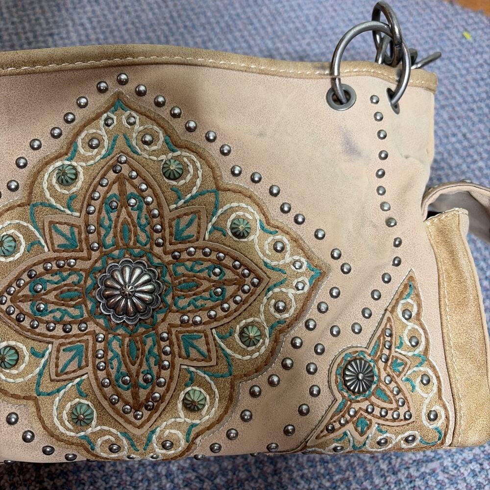 Montana West Mesa Grande Concho Handbag, Tan - Picture 2 of 4
